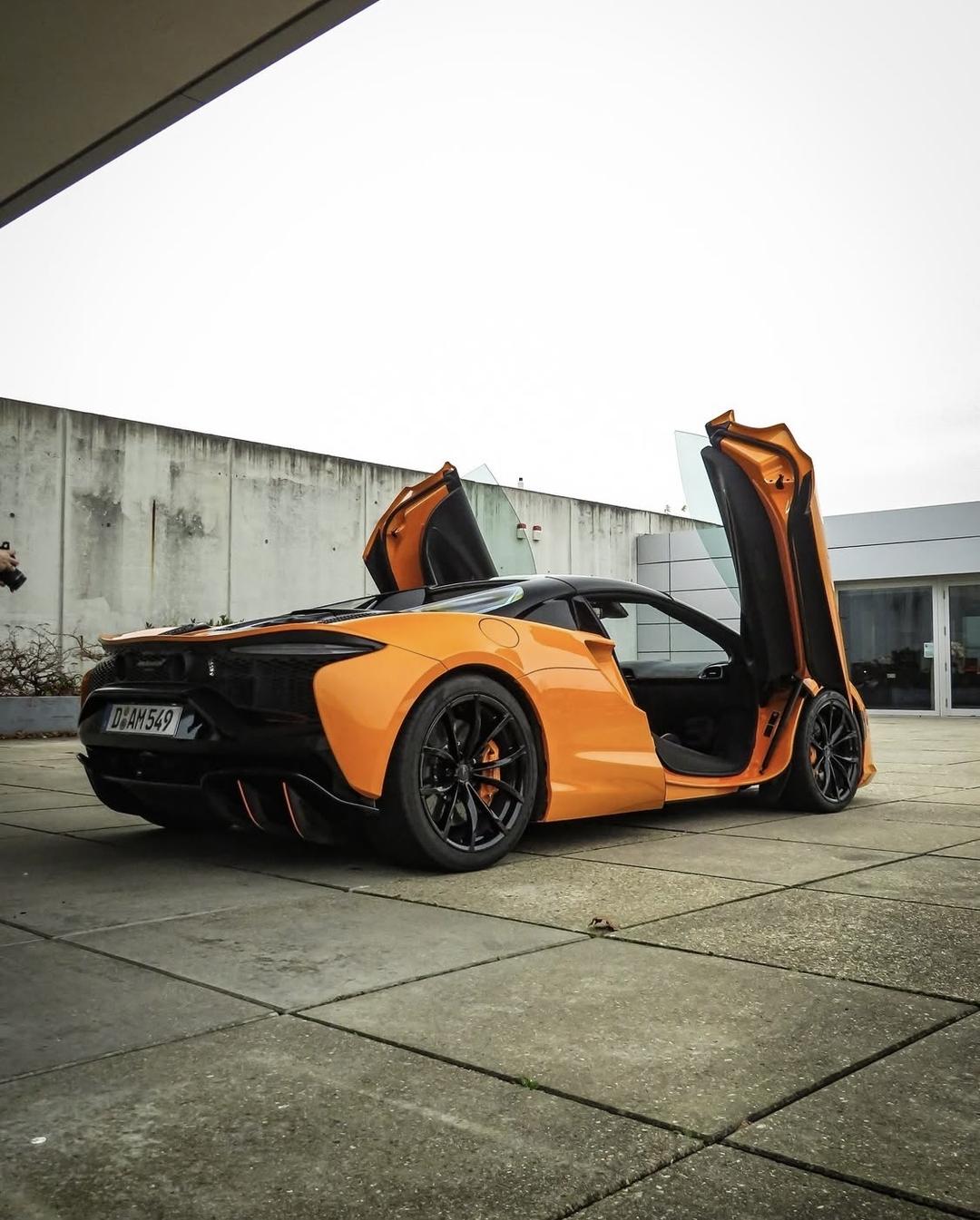 关于迈凯伦碾压威廉姆斯,皮亚斯特里惊艳四座的信息 关于迈凯伦碾压威廉姆斯,皮亚斯特里惊艳四座的信息