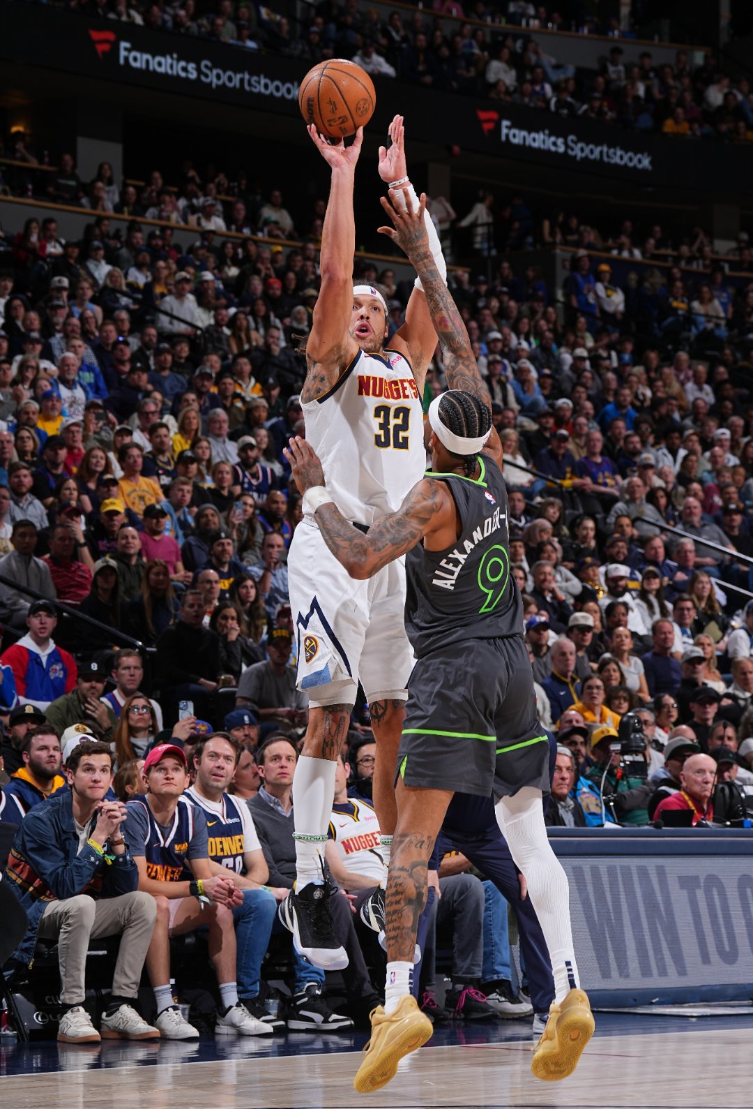 华体会登陆-关于掘金绝地反击立陶宛男篮，戈贝尔三分雨点燃全场的信息