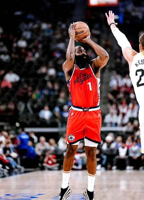 华体会体育-尼克斯绝杀掘金，伦纳德状态火热